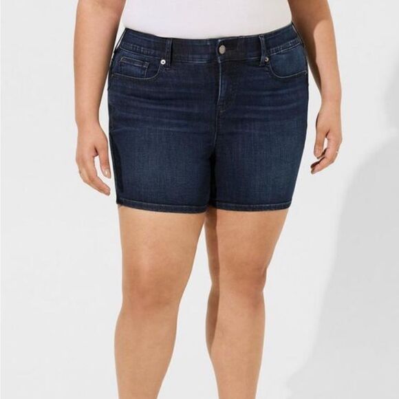 Torrid Bombshell High-Rise Shorts - Picture 1 of 8